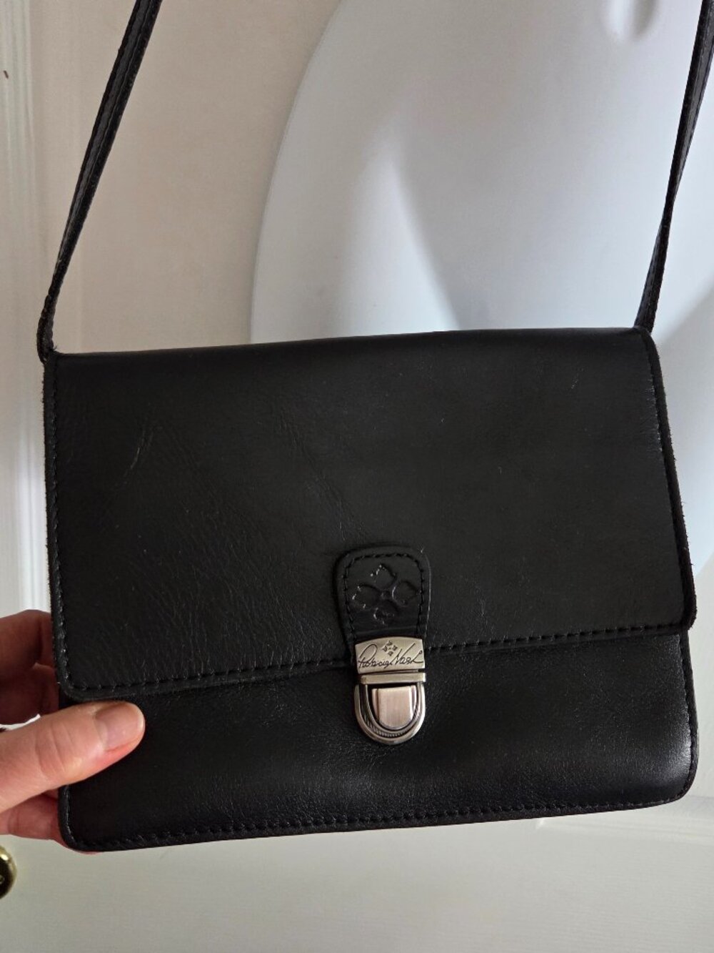 PATRICIA NASH LANZA BLACK LEAHER CROSSBODY WALLET